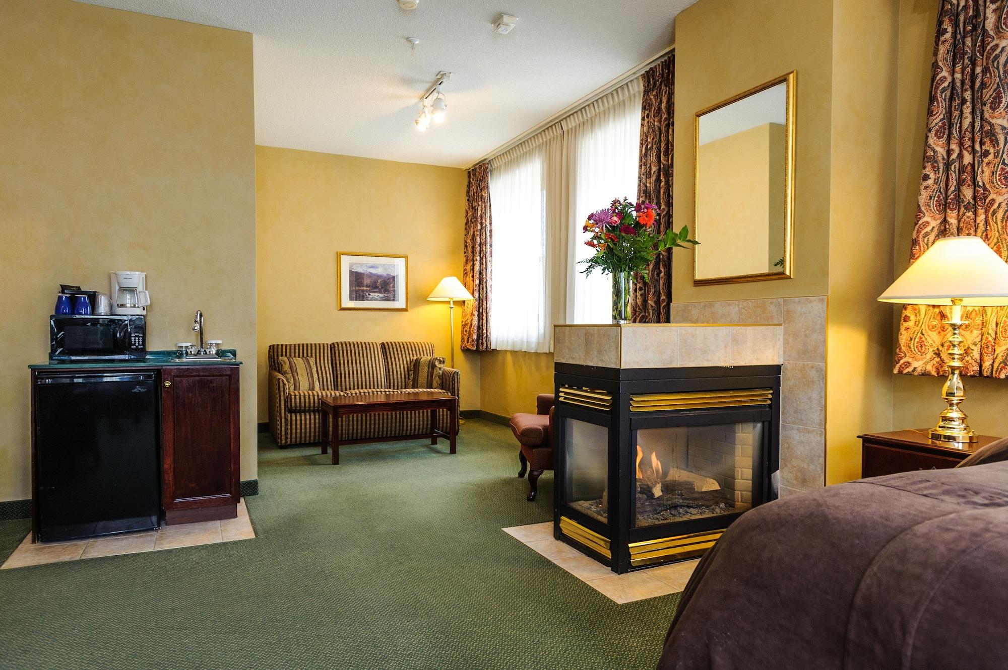 Peterborough Inn & Suites Hotel Екстер'єр фото