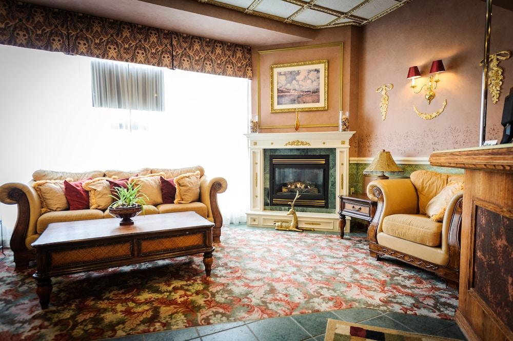 Peterborough Inn & Suites Hotel Екстер'єр фото