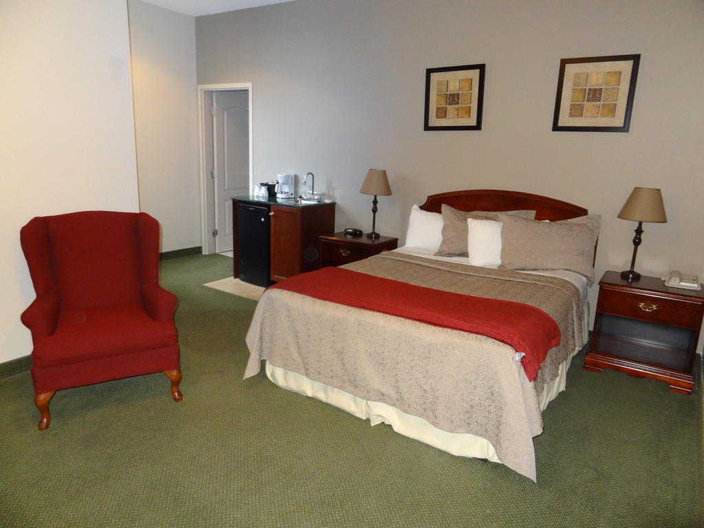 Peterborough Inn & Suites Hotel Номер фото