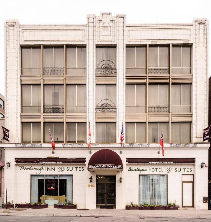 Peterborough Inn & Suites Hotel Екстер'єр фото