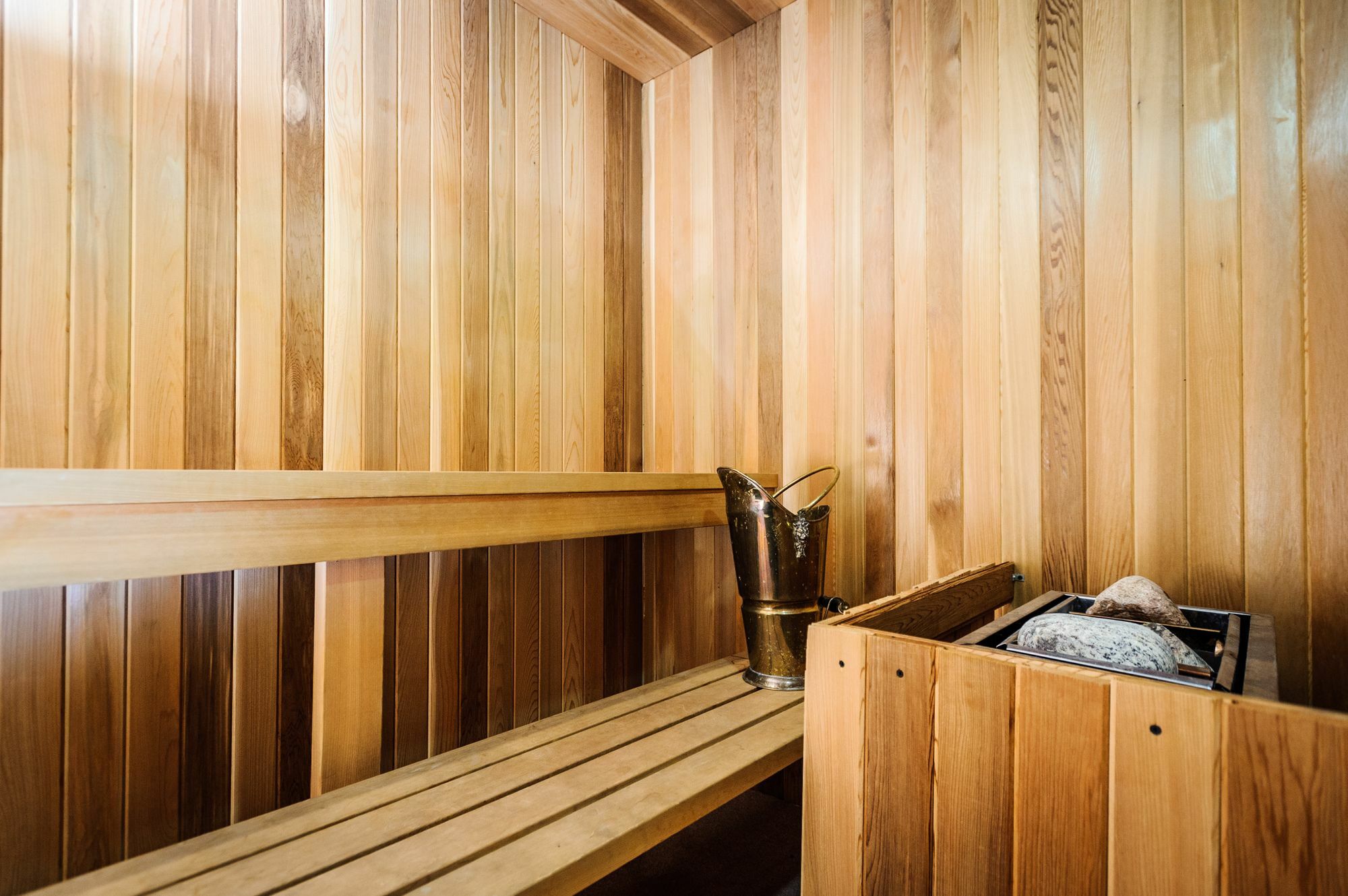 Peterborough Inn & Suites Hotel Екстер'єр фото